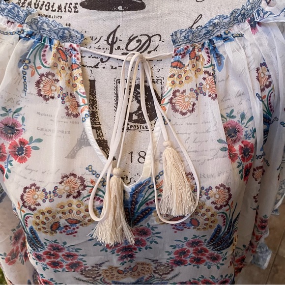 Champagne & Strawberry Floral Tassel Blouse - M - Picture 4 of 5